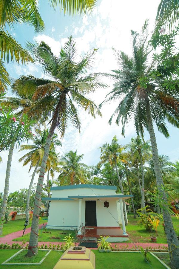 Regant Lake Village, Kollam. Chavara Ngoại thất bức ảnh