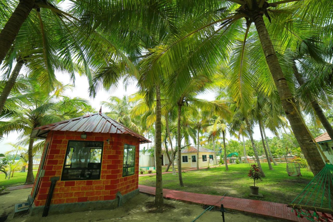 Regant Lake Village, Kollam. Chavara Ngoại thất bức ảnh