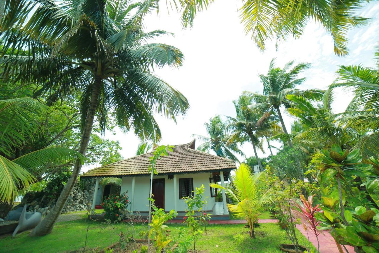 Regant Lake Village, Kollam. Chavara Ngoại thất bức ảnh