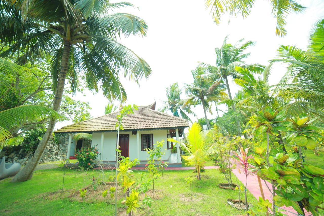 Regant Lake Village, Kollam. Chavara Ngoại thất bức ảnh