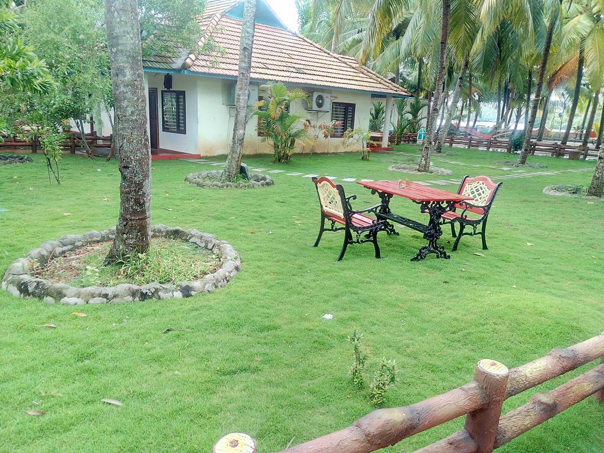 Regant Lake Village, Kollam. Chavara Ngoại thất bức ảnh